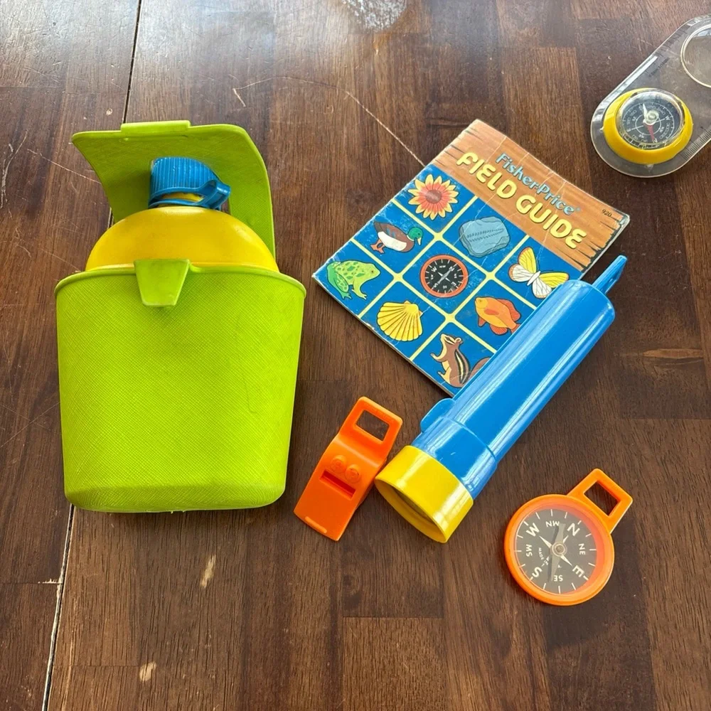1980 Fisher-Price Explorer's Kit Belt, canteen, whistle, compass, light &guide